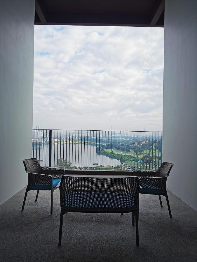 Astetica Residences 200Mbps Wifi Netflix เซอรีเคมบางัน ภายนอก รูปภาพ